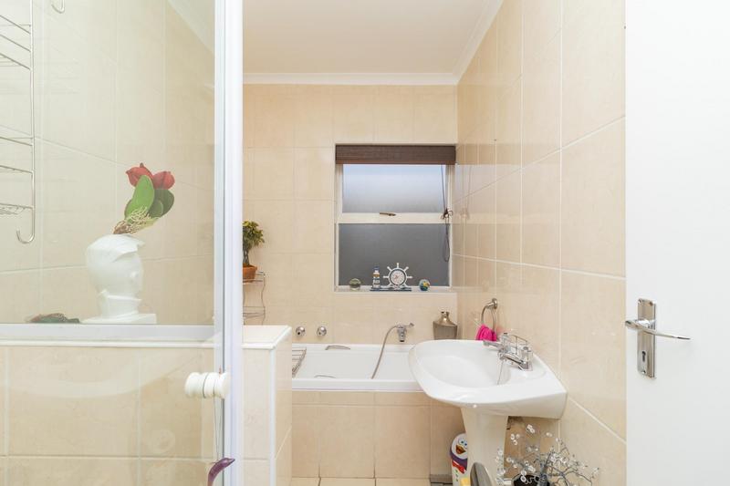 To Let 3 Bedroom Property for Rent in Table View Western Cape